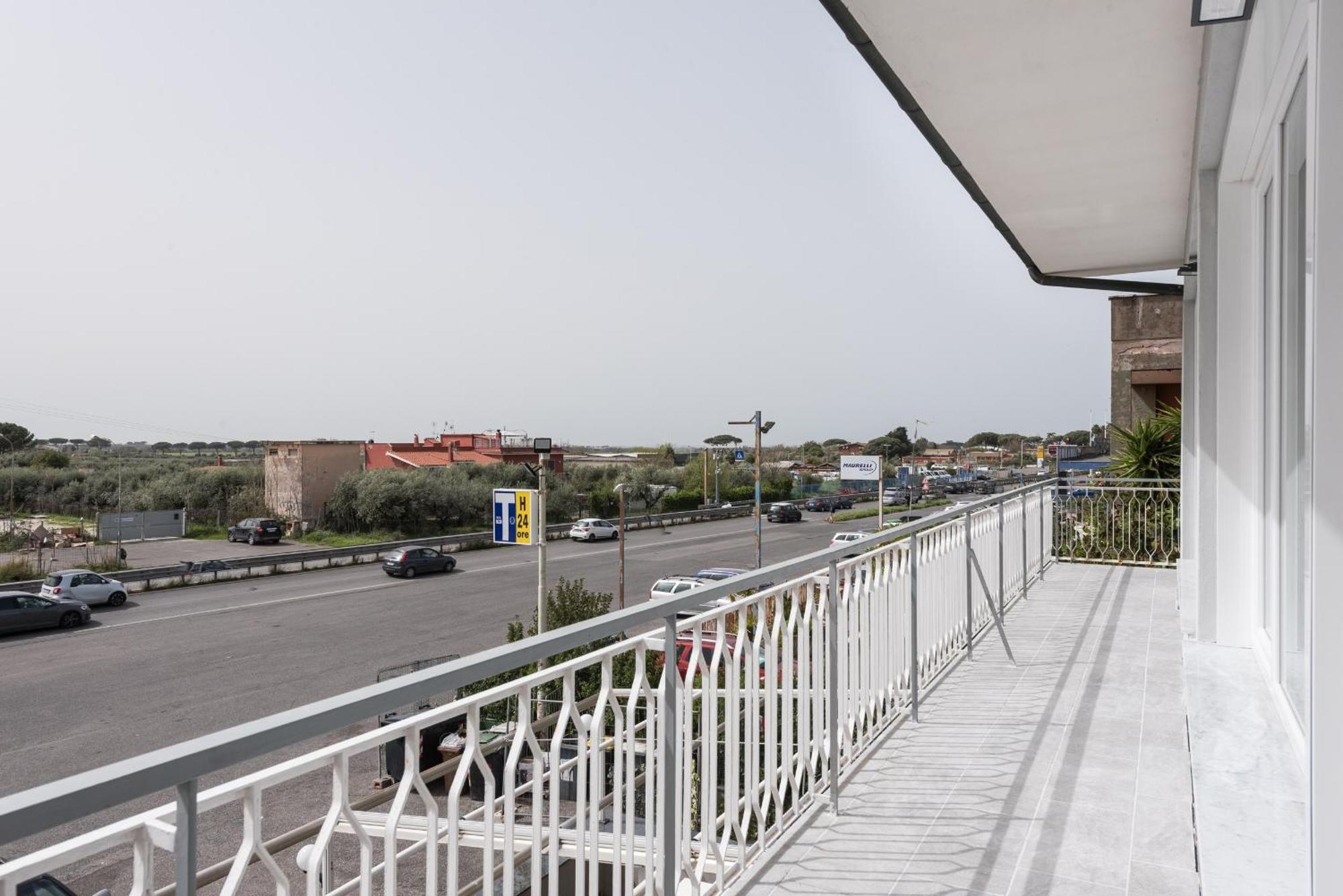 Travelershome Ciampino Airport Guesthouse 600M To Airport Exterior foto